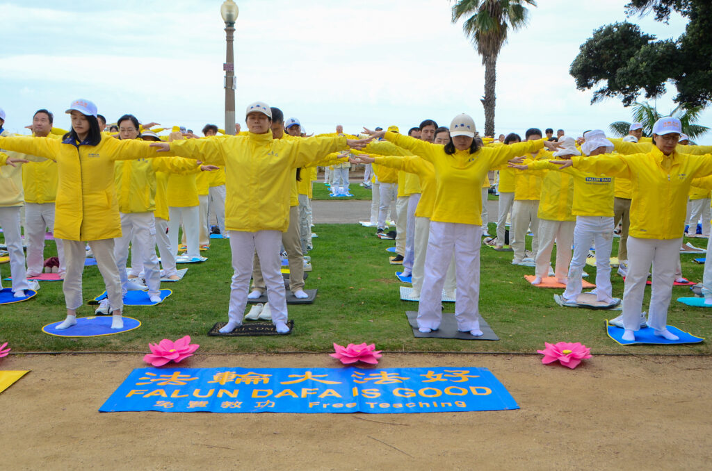 id14699285 newyeargreeting 05